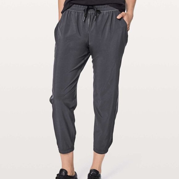 Lululemon | Namaskar Crop Size 2 - Picture 1 of 10